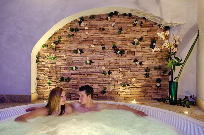 Stoa - Elegant & Romantic Guest House - "Adults Only" San Vigilio Di Marebbe Ngoại thất bức ảnh