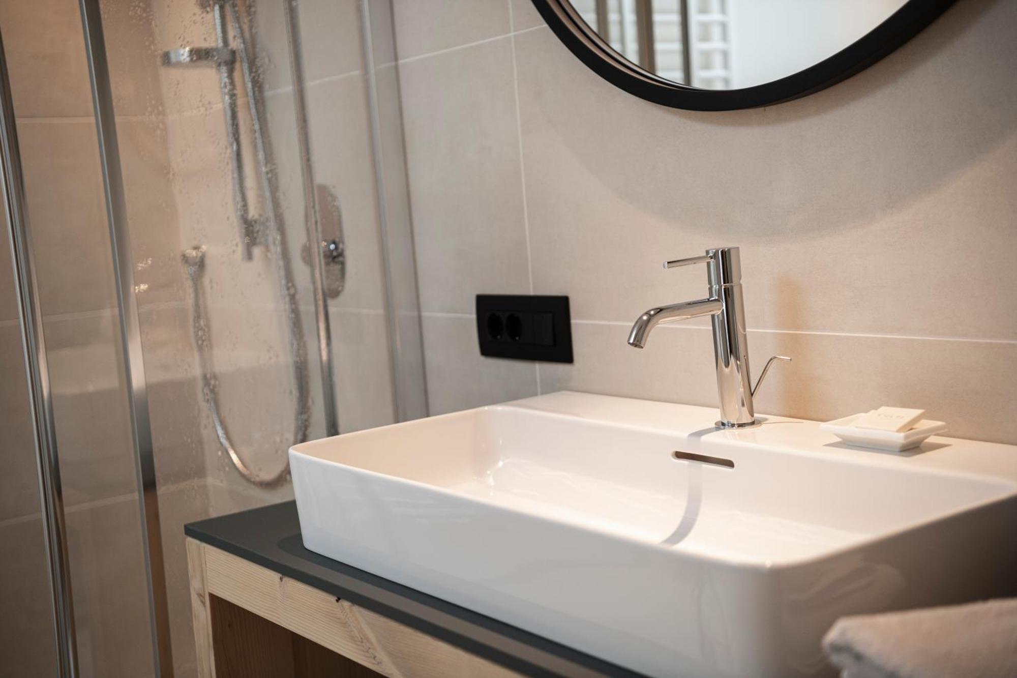 Stoa - Elegant & Romantic Guest House - "Adults Only" San Vigilio Di Marebbe Phòng bức ảnh