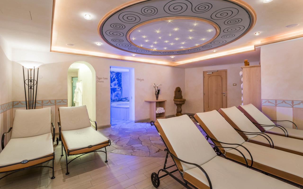 Stoa - Elegant & Romantic Guest House - "Adults Only" San Vigilio Di Marebbe Ngoại thất bức ảnh